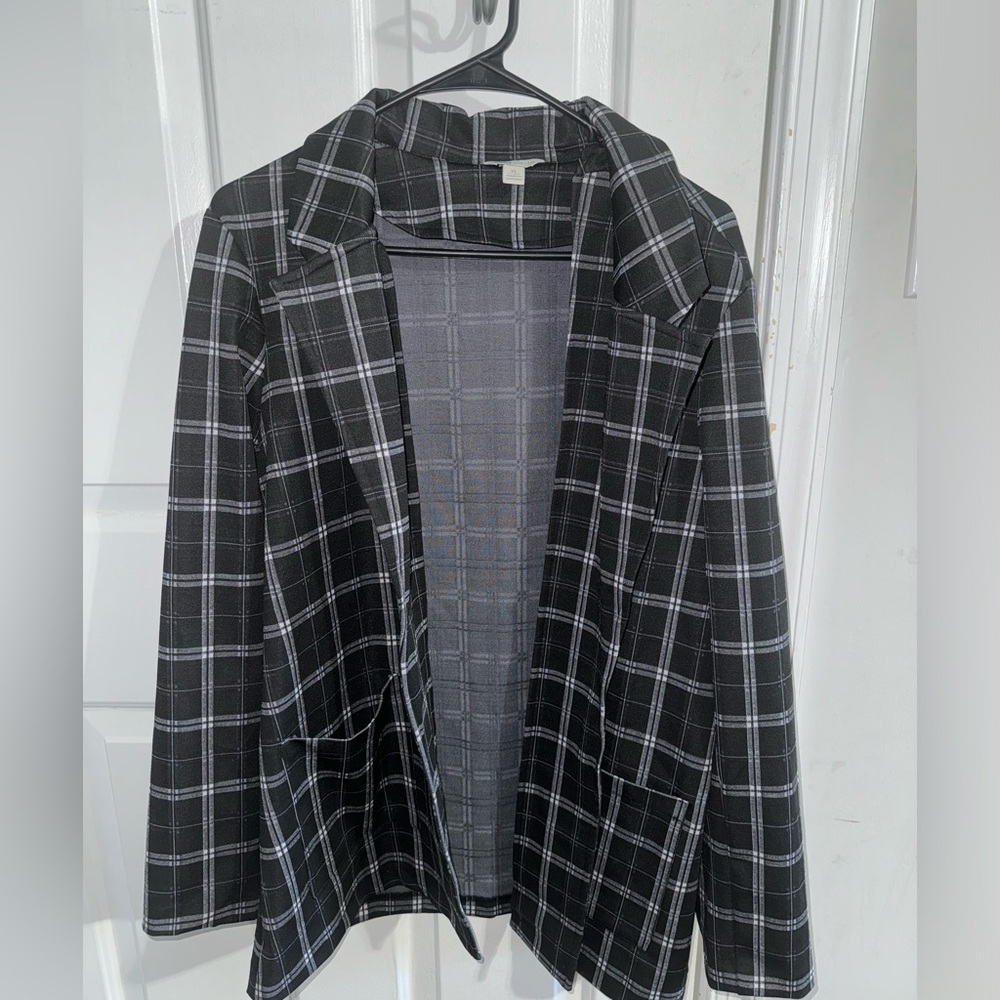 Plaid Blazer b&w